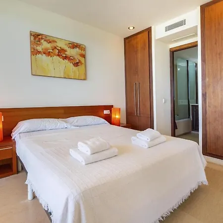 Apartment Modern Beachside Flat In Playa D'en Bossa - D Can Picafort (Mallorca)