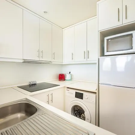 Modern Beachside Flat In Playa D'en Bossa - D * Can Picafort (Mallorca)