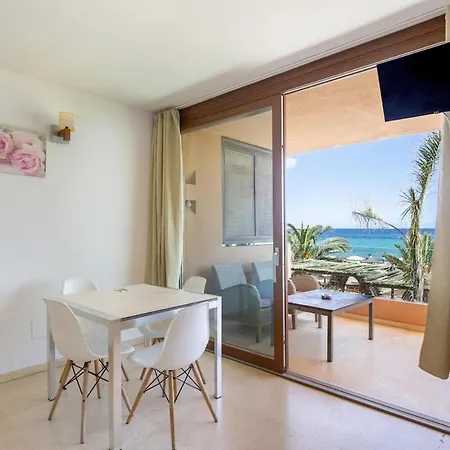 Modern Beachside Flat In Playa D'en Bossa - D